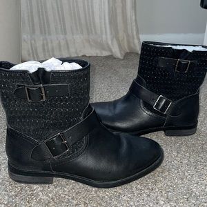 USED - Vince Camuto Cahya Ankle Booties